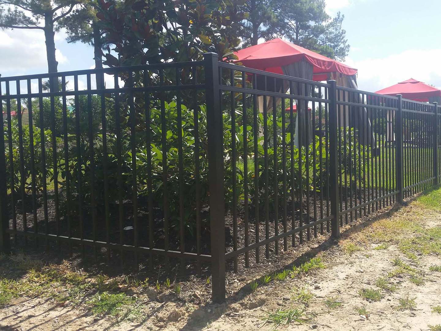 Photo of an aluminum fence from a Montgomery County Texas fencing contractor
